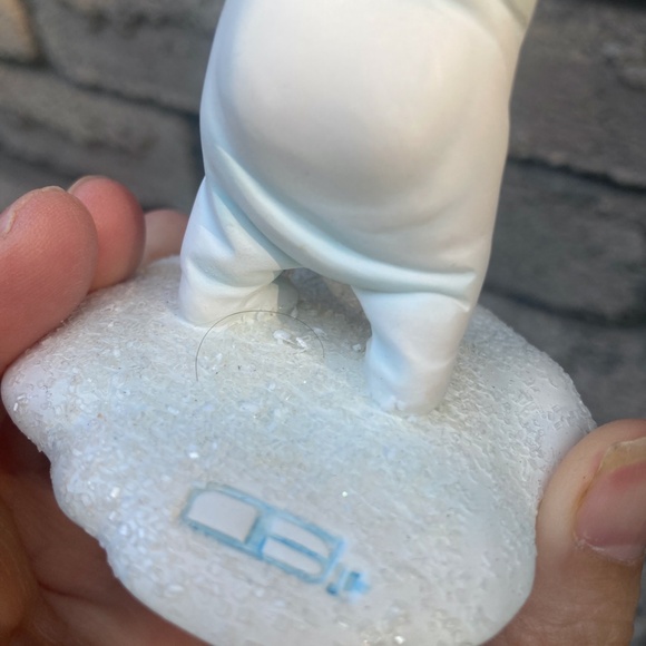 Flakeling Tales Christmas Figurine - Picture 4 of 5